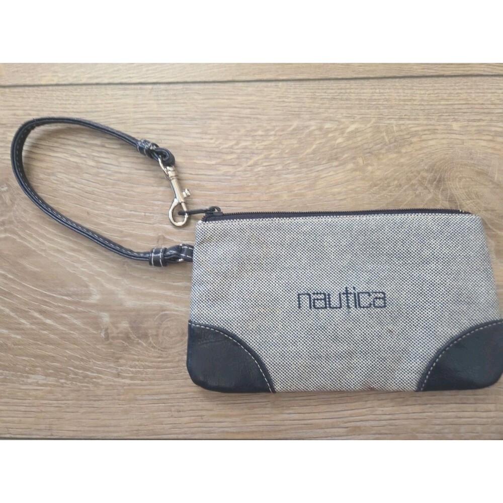 Nautica Wristlet Checker Design Blue White